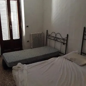 https://nadia-pienza.it-tuscanyhotel.com